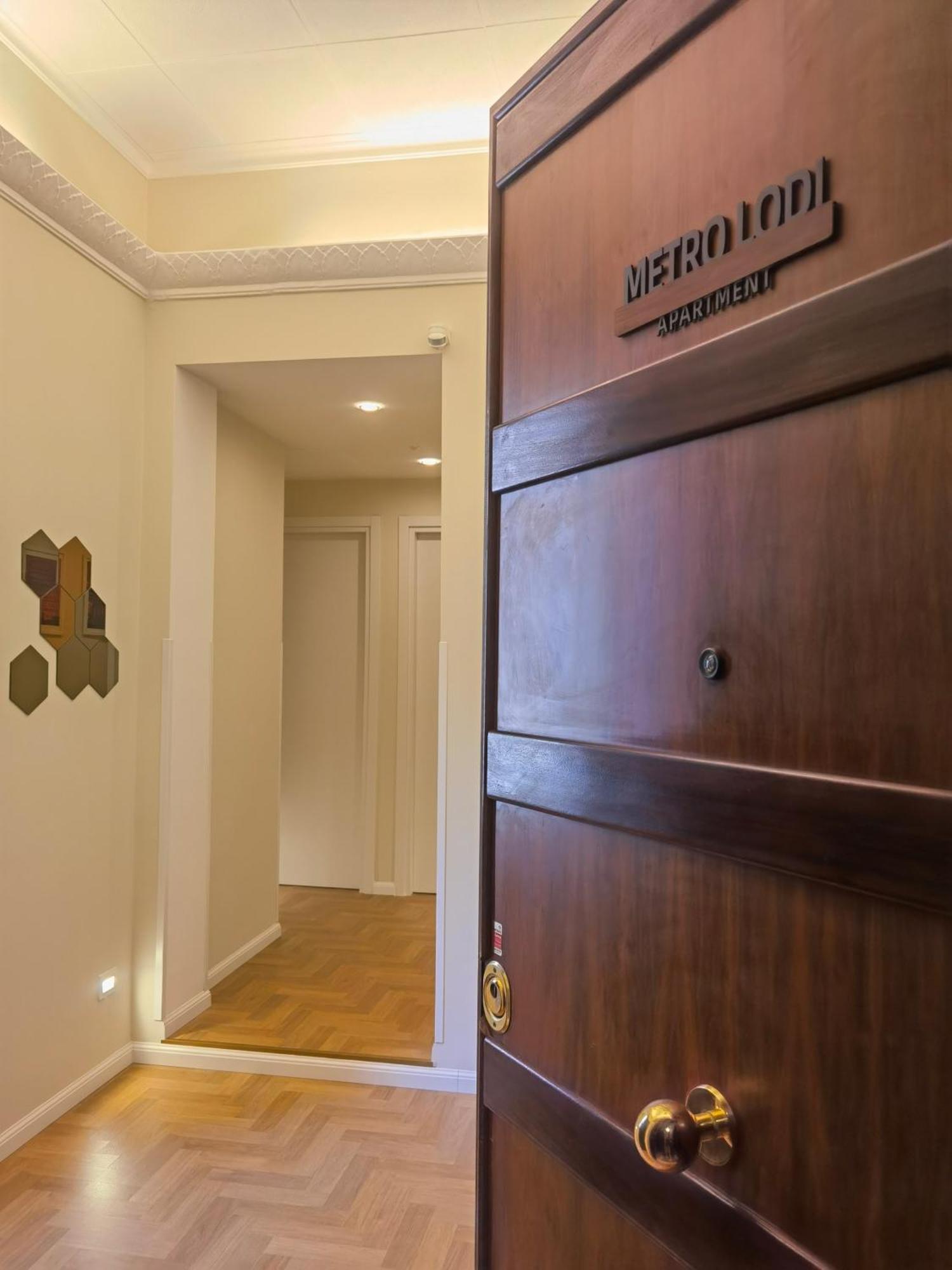 Metro Lodi Apartment Рим Екстериор снимка